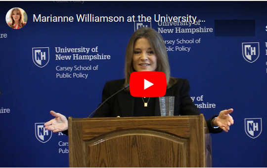 Wir sollten die Liebe besser politisieren: "Zuerst füttern wir die Kinder" - Marianne Williamson