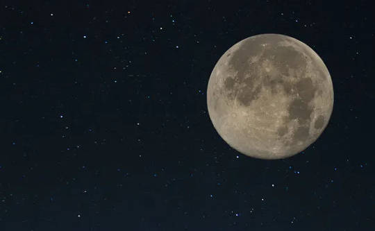 Пять мифов о Луне и как их опровергнуть