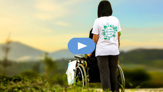 Chiếc xe lăn trống rỗng - Vật vã đau buồn sau khi mất con trai (Video)