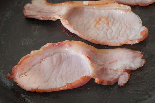 Bagaimana Anda Memasak Bacon Sebagian Dapat Menurunkan Risiko Kanker