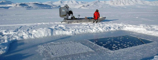 толщина арктического льда небольшая