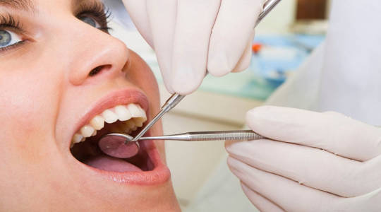 如何在你的嘴细菌可能会触发关节炎
