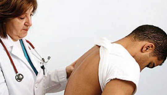 Dovremmo essere regolarmente sottoposti a screening per il melanoma?