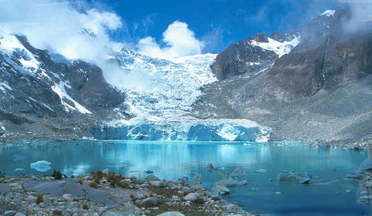 הקרחונים המתמוססים במהירות של בוליביה עוזבים את האגמים שעלולים לגרום לשיטפונות קטסטרופלים