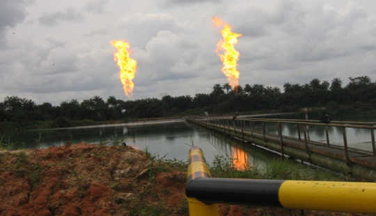 The Niger Delta of Nigeria has suffered severe damage from gas flaring and oil spills. Image: Chebyshev 1983 via Wikimedia Commons
