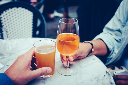 Gjør forskjellige drikker deg forskjellig drukket?