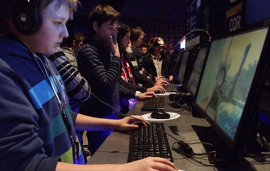 चिंता से निपटने के लिए वीडियो गेम कैसे खेलें व्यसन की पहचान कर सकते हैं