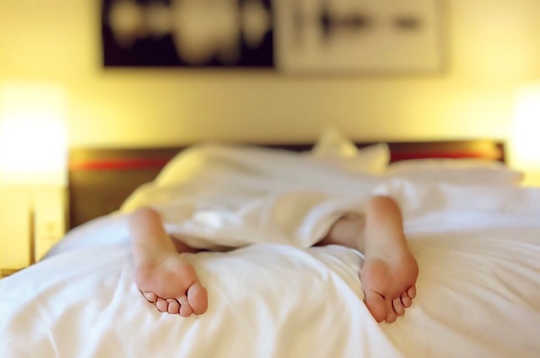 Neurowissenschaftler identifizieren einen überraschenden Low-Tech-Fix für den Teenager mit Schlafentzug