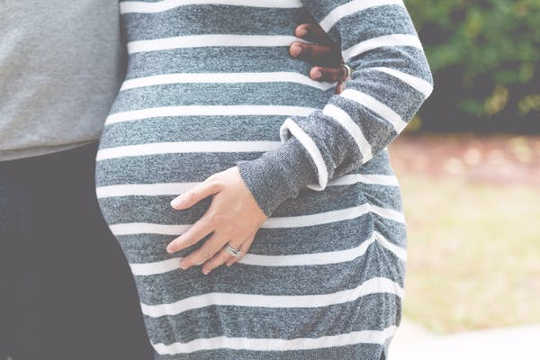 Even small amounts of weight gain before pregnancy carries greater risks. (better health and diet well before conception results in healthier pregnancies)
