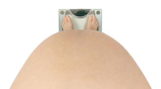 如何在懷孕期間進行體重監測可以幫助挽救生命