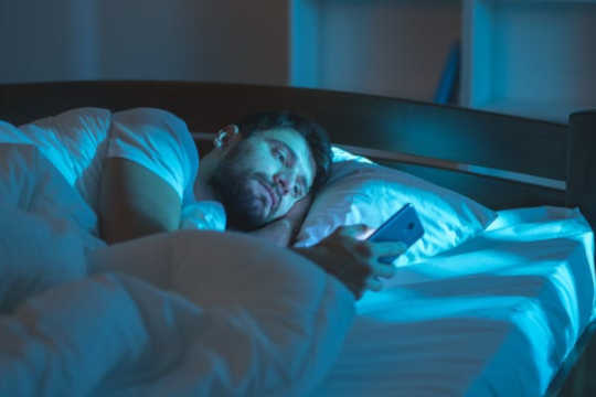 لماذا تنام عند التمرير عبر Instagram بدلاً من ذلك؟ (قضاء الكثير من الوقت على العلوم السلوكية للهاتف لديه تطبيق لذلك)