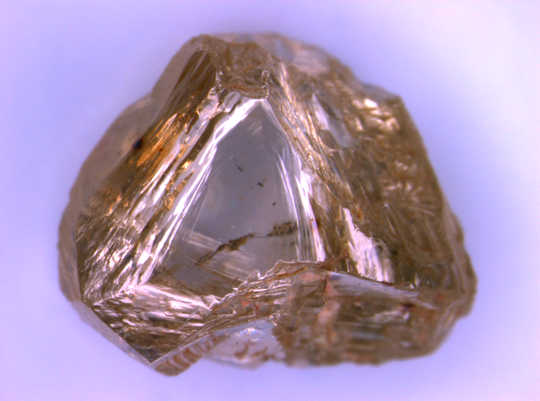 ダイヤモンドは輝く宝石だけではありません