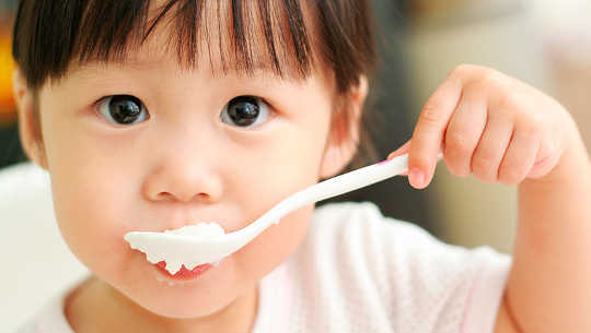 Wie verhindert man Lebensmittelallergien bei Ihren Kindern?