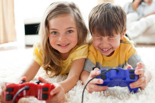 Razones de 12 para dejar que tus hijos jueguen videojuegos esta Navidad