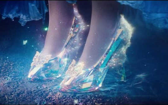 Van Tech To Fetish, Shoes In Fairy Tales is 'n merk van status