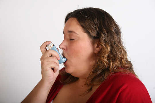 چاقی چگونه می تواند خطر آسم شما را افزایش دهد