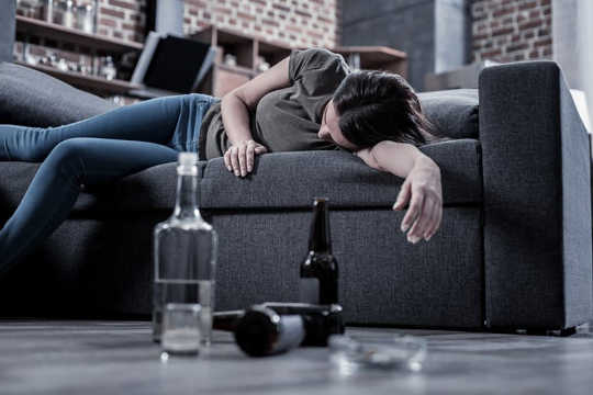 Perché bere responsabilmente è una brutta notizia per l'industria dell'alcool