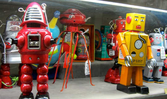 ทำไมเราถึงรักหุ่นยนต์ หุ่นกระบอก และตุ๊กตา