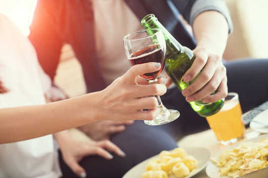 هل نحن بحاجة إلى القلق بشأن الغليفوسات في البيرة والنبيذ لدينا؟