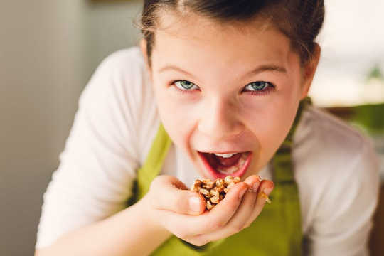 Adakah Makan Kacang Membuat Anda Berat Badan?