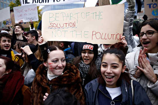 Kaum Muda Menyerang Dari Sekolah Lihat Perubahan Iklim Untuk Masalah yang Mengancam Jiwa