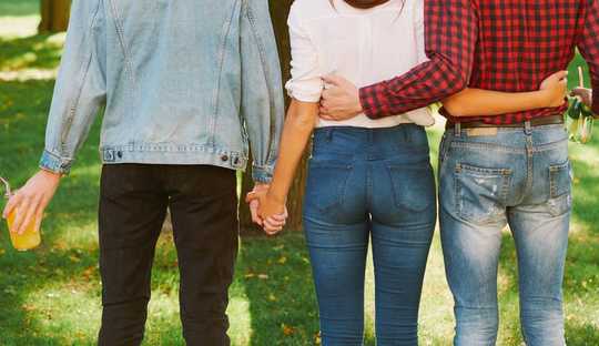 Mer romantiska partners innebär mer stöd, säger polyamorösa par