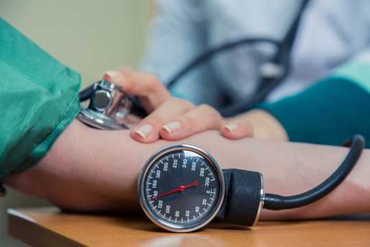 La presión arterial baja podría ser un culpable de la demencia