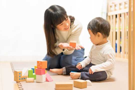 Moeders verduidelik hoe hulle navigeer Werk en Kindersorg
