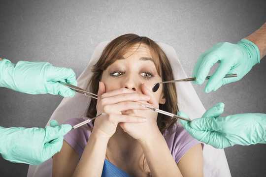 歯科医への恐怖：歯科恐怖症と歯科不安とは何ですか？