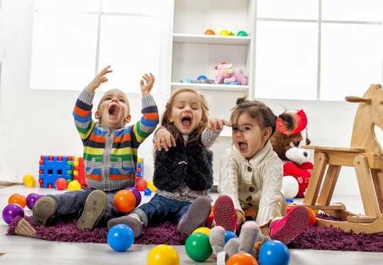 7 Frågor som föräldrar bör ställa innan barn går på lekdatum