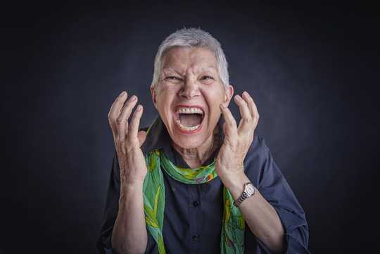Comment la colère est liée à la maladie chez les personnes âgées