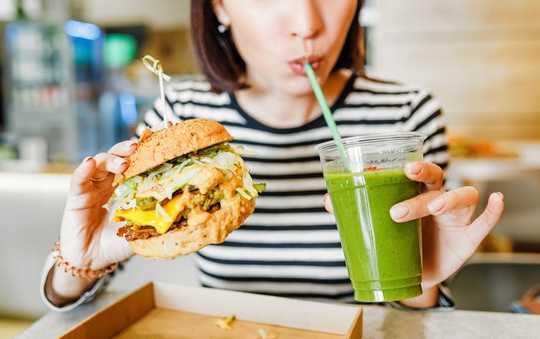 'N Vegan Vleis Revolusie kom na die Global Fast Food Chains - en dit kan help om die planeet te red