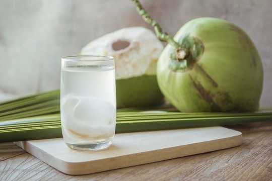 L'acqua di cocco fa bene?