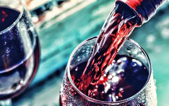 Điều gì làm cho rượu vang khô? Thật dễ dàng để nếm thử, nhưng khó đo hơn nhiều