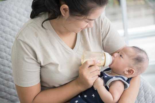 Emzirme Mücadeleleri Annelerde Doğum Sonrası Depresyonla Bağlantılıdır