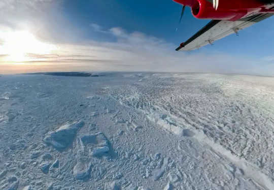 Tempat di mana glasier bertemu dengan laut - disebut bahagian depan betis - penting untuk kestabilan keseluruhan lapisan ais. Jakobshavn Glacier telah berundur selama beberapa dekad.