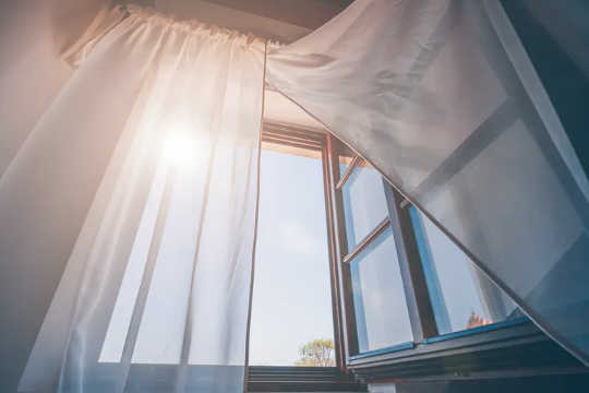 5 tips voor ventilatie om het risico op Covid thuis en op het werk te verminderen