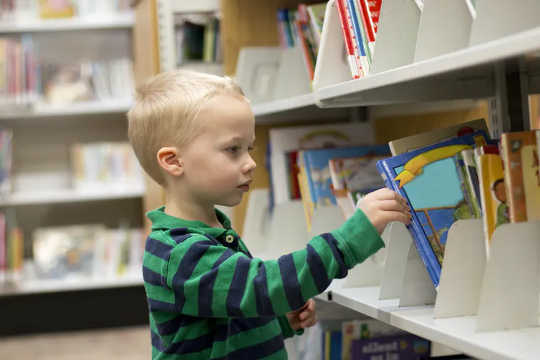 من المرجح أن يقرأ الأطفال الكتب التي يختارونها بأنفسهم.