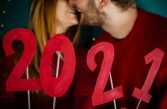 7 قرارات من شأنها أن تساعد في تقوية علاقتك في العام المقبل