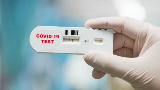 Covid-19, le test rapide de salive promet des résultats dans cinq ...
