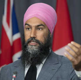 El líder del NDP, Jagmeet Singh, responde a una pregunta durante una conferencia de prensa en Ottawa el 15 de septiembre de 2020 (cómo la raza y el género afectan a quién parece un ganador)