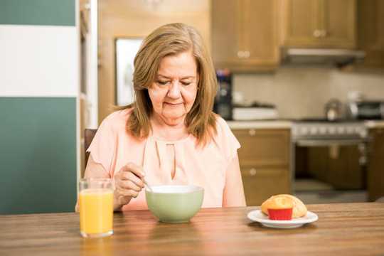 كيفية اكتشاف علامات سوء التغذية لدى كبار السن