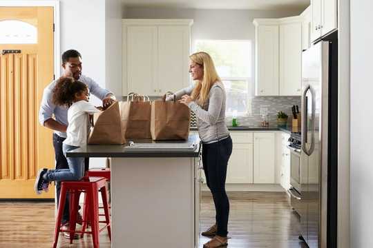家庭烹飪意味著更健康的飲食，並且有機會改變飲食習慣
