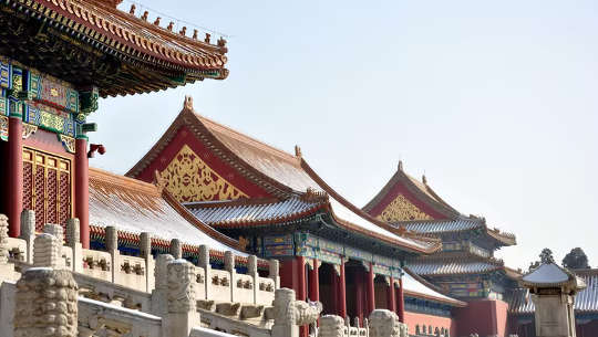 Ang Forbidden City ng Bejing sa ilalim ng bahagyang pag-aalis ng alikabok ng snow