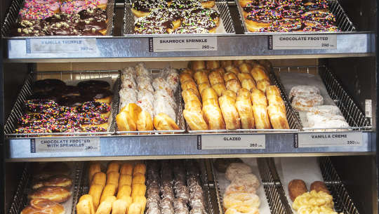 expor em uma loja de donuts