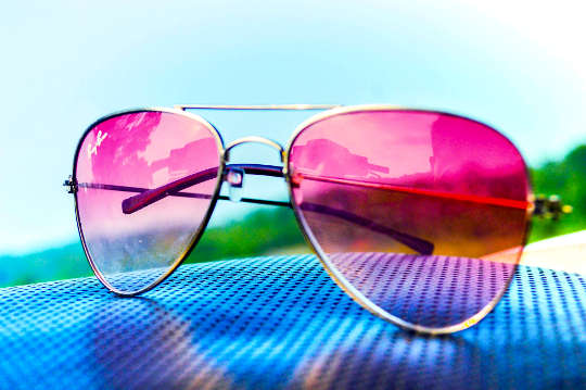 lunettes de soleil colorées