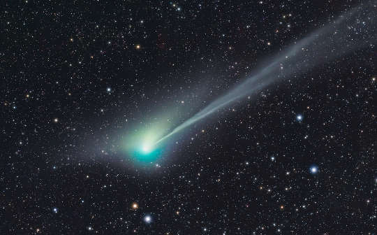 Comet ZTF ، في 19 يناير 2023 ، Dark Sky ، Alqueva ، البرتغال