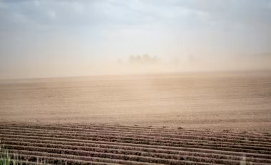 seca com paisagem desértica