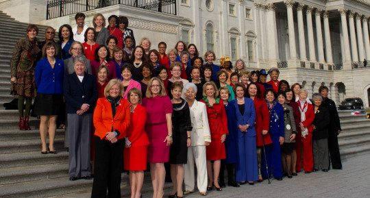 國會中的女性 4 8