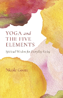 kulit buku: Yoga and the Five Elements oleh Nicole Goott.